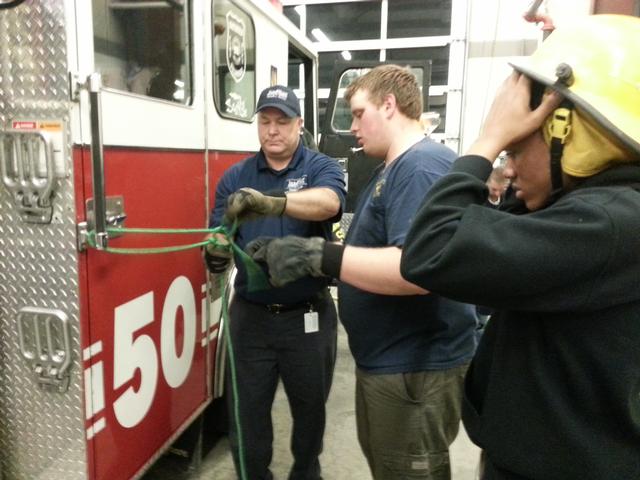 FF 1 CLASS ( TYING KNOTS) 2/13/14